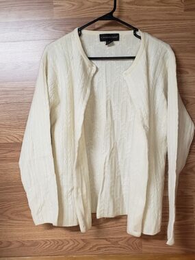 Classiques Entier Cream Cable-Knit Women's Cardigan